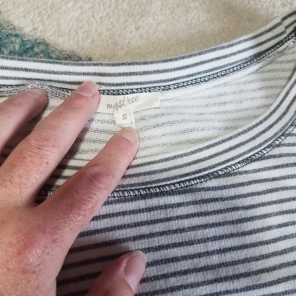 BUNDLE Mystree Striped Belle Sleeve Tops SMALL - Picture 5 of 9